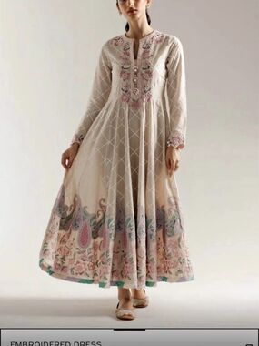Ethnc Pk Embroidered Dress